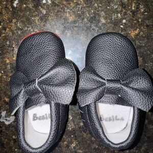 Bila Black Baby Shoes with Bow
